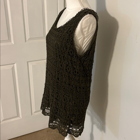 Christopher & Banks green fully lined crochet tank top size L - Picture 3 of 6